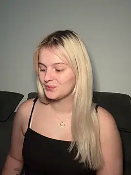 Allylove03 online show from February 4, 2026, 3:29 pm