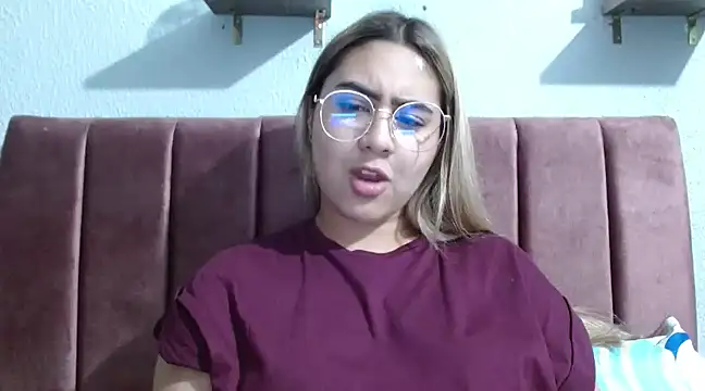 Snapshot of Miabonnett_ chatting on January 21, 2025, 10:41 pm Miabonnett online show from January 21, 2025, 10:41 pm