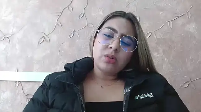Snapshot of Miabonnett_ chatting on January 24, 2025, 4:06 pm Miabonnett online show from January 24, 2025, 4:06 pm