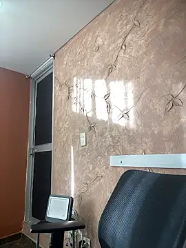 Miabonnett  online show from January 7, 2026, 12:29 pm