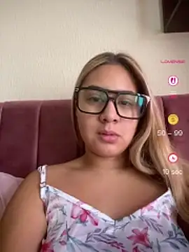 Miabonnett  online show from May 6, 2026, 11:59 am