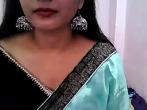 Model-Tanya online show from February 5, 2025, 5:42 pm