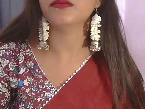 Model-Tanya online show from February 8, 2025, 4:14 pm