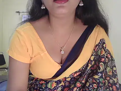 Snapshot of Model-Tanya chatting on December 18, 2025, 8:53 am Model-Tanya online show from December 18, 2025, 8:53 am