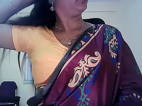 Snapshot of Model-Tanya chatting on December 20, 2025, 10:11 am Model-Tanya online show from December 20, 2025, 10:11 am