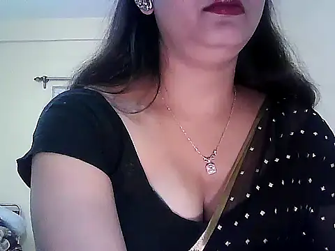 Snapshot of Model-Tanya chatting on December 21, 2025, 10:00 am Model-Tanya online show from December 21, 2025, 10:00 am