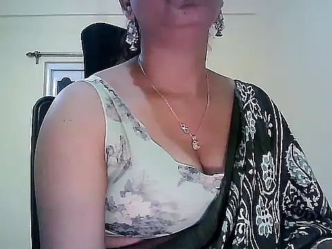 Snapshot of Model-Tanya chatting on December 22, 2025, 5:21 pm Model-Tanya online show from December 22, 2025, 5:21 pm