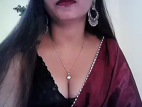 Snapshot of Model-Tanya chatting on February 8, 2026, 3:15 pm Model-Tanya online show from February 8, 2026, 3:15 pm