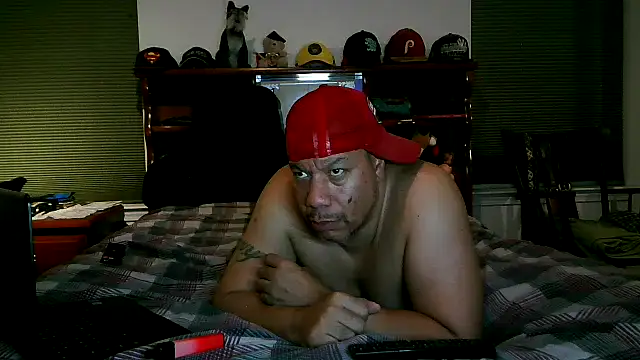 Snapshot of pimpdaddy4ever chatting on January 30, 2025, 12:07 am pimpdaddy4ever online show from January 30, 2025, 12:07 am