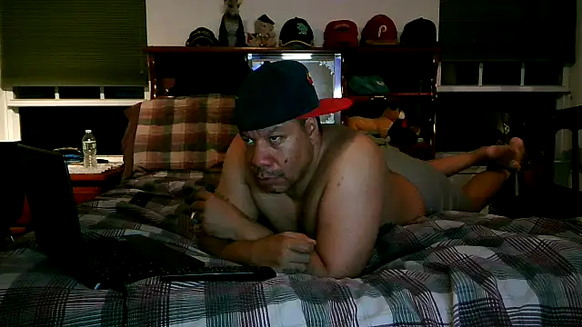 Snapshot of pimpdaddy4ever chatting on March 8, 2025, 4:34 am pimpdaddy4ever online show from March 8, 2025, 4:34 am