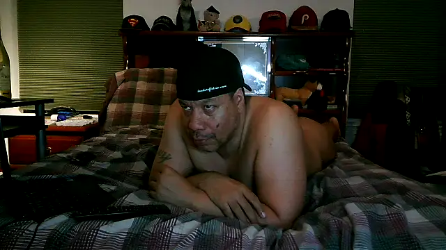 Snapshot of pimpdaddy4ever chatting on March 11, 2025, 6:21 am pimpdaddy4ever online show from March 11, 2025, 6:21 am