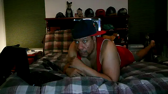 Snapshot of pimpdaddy4ever chatting on March 21, 2025, 2:39 am pimpdaddy4ever online show from March 21, 2025, 2:39 am