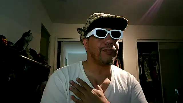 Snapshot of pimpdaddy4ever chatting on March 23, 2025, 12:04 am pimpdaddy4ever online show from March 23, 2025, 12:04 am