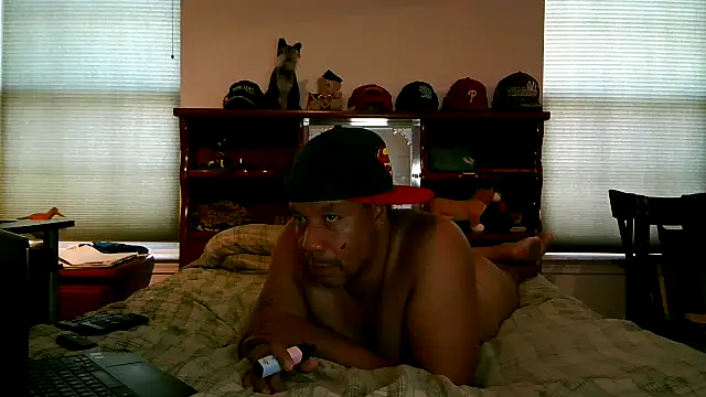 Snapshot of pimpdaddy4ever chatting on September 14, 2025, 8:19 pm pimpdaddy4ever online show from September 14, 2025, 8:19 pm