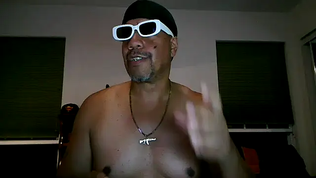 Snapshot of pimpdaddy4ever chatting on December 2, 2025, 2:39 am pimpdaddy4ever online show from December 2, 2025, 2:39 am