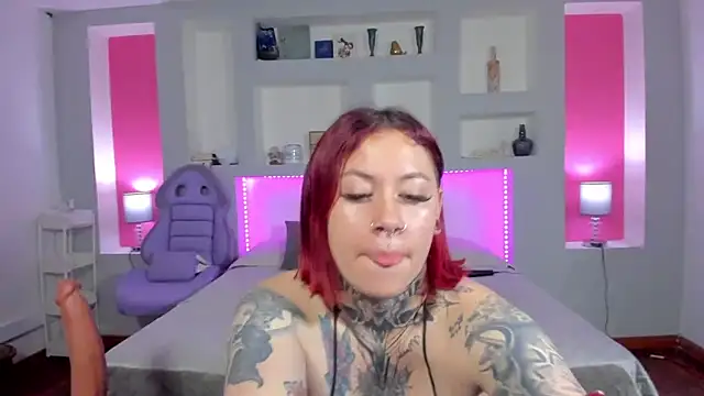 ViolettaBaker  online show from December 30, 2024, 7:11 pm