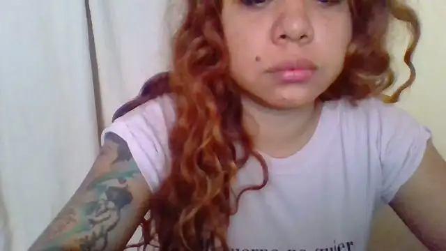 Snapshot of Jennxdolls chatting on February 4, 2026, 3:18 pm Jennxdolls online show from February 4, 2026, 3:18 pm