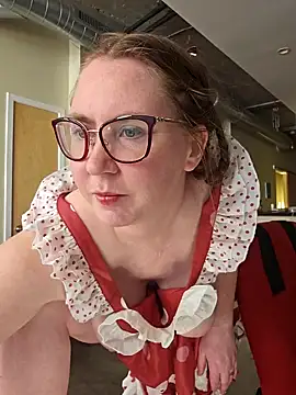 littlelustlamb online show from February 21, 2025, 4:59 pm