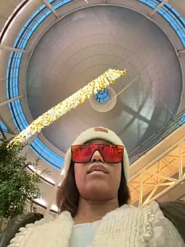 Black Dolll online show from November 6, 2025, 2:18 pm