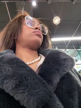 Black Dolll online show from November 24, 2025, 5:01 pm