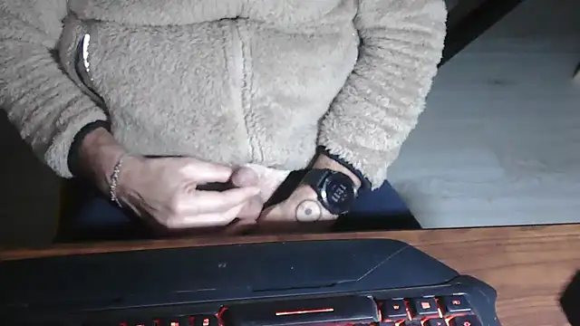 Adri gard online show from November 27, 2025, 10:12 pm