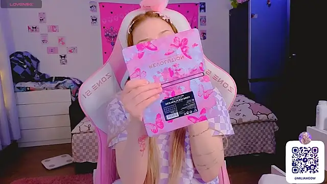 Snapshot of Milia_Parker chatting on December 16, 2025, 7:30 pm Milia Parker online show from December 16, 2025, 7:30 pm