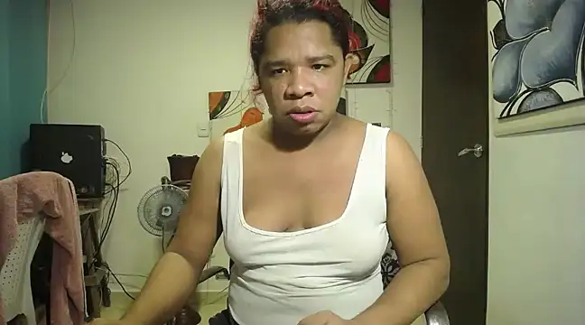 Snapshot of tsbigcock10incock chatting on March 15, 2025, 5:30 am tsbigcock10incock online show from March 15, 2025, 5:30 am