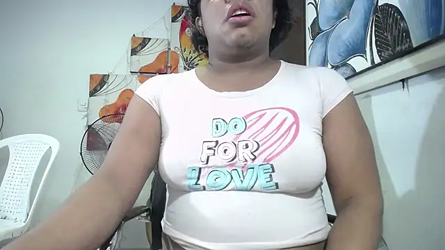 Snapshot of tsbigcock10incock chatting on December 2, 2025, 7:36 am tsbigcock10incock online show from December 2, 2025, 7:36 am