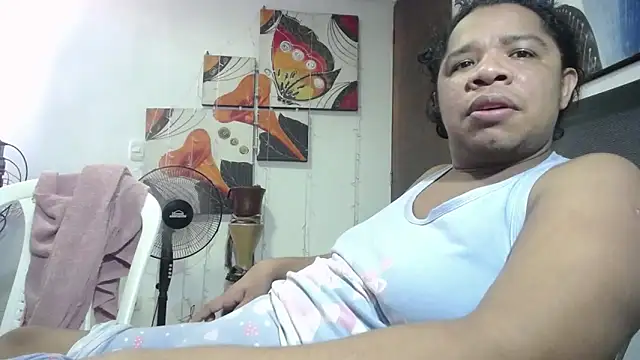 Snapshot of tsbigcock10incock chatting on December 18, 2025, 6:14 pm tsbigcock10incock online show from December 18, 2025, 6:14 pm