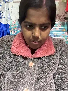 Snapshot of Beauty-queen chatting on January 5, 2025, 12:31 pm Beauty-queen online show from January 5, 2025, 12:31 pm