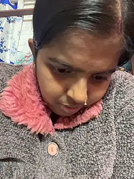 Snapshot of Beauty-queen chatting on January 11, 2025, 2:15 pm Beauty-queen online show from January 11, 2025, 2:15 pm