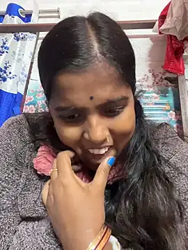 Snapshot of Beauty-queen chatting on January 12, 2025, 1:37 pm Beauty-queen online show from January 12, 2025, 1:37 pm
