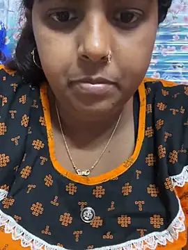 Snapshot of Beauty-queen chatting on February 3, 2025, 2:24 pm Beauty-queen online show from February 3, 2025, 2:24 pm