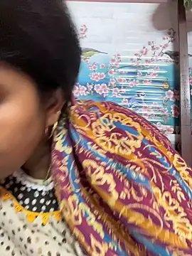 Snapshot of Beauty-queen chatting on February 4, 2025, 12:44 pm Beauty-queen online show from February 4, 2025, 12:44 pm