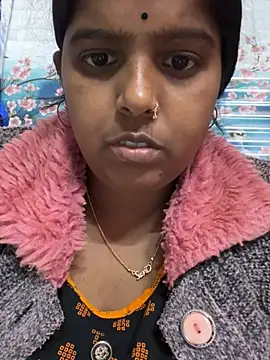 Snapshot of Beauty-queen chatting on February 10, 2025, 1:33 pm Beauty-queen online show from February 10, 2025, 1:33 pm