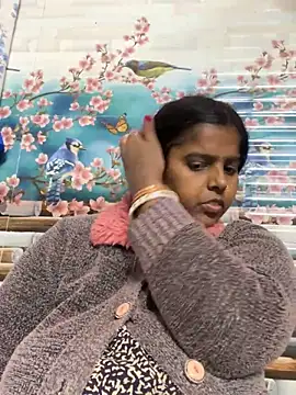 Snapshot of Beauty-queen chatting on February 12, 2025, 1:59 pm Beauty-queen online show from February 12, 2025, 1:59 pm