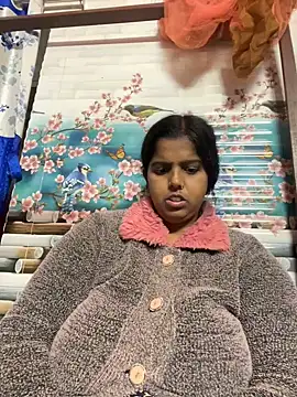 Snapshot of Beauty-queen chatting on February 24, 2025, 10:15 am Beauty-queen online show from February 24, 2025, 10:15 am