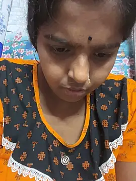Snapshot of Beauty-queen chatting on March 2, 2025, 2:21 pm Beauty-queen online show from March 2, 2025, 2:21 pm