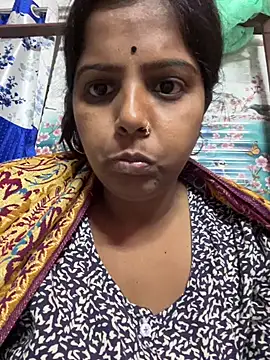 Snapshot of Beauty-queen chatting on March 9, 2025, 5:17 pm Beauty-queen online show from March 9, 2025, 5:17 pm