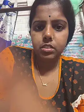 Snapshot of Beauty-queen chatting on March 12, 2025, 4:46 pm Beauty-queen online show from March 12, 2025, 4:46 pm