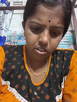 Snapshot of Beauty-queen chatting on March 17, 2025, 1:50 pm Beauty-queen online show from March 17, 2025, 1:50 pm