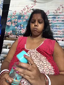 Snapshot of Beauty-queen chatting on September 25, 2025, 11:03 am Beauty-queen online show from September 25, 2025, 11:03 am
