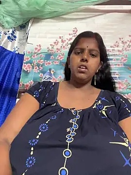 Beauty-queen online show from April 2, 2026, 11:41 am