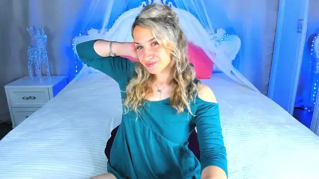 Snapshot of Milka_Blond chatting on May 21, 2026, 1:01 am Milka Blond online show from May 21, 2026, 1:01 am