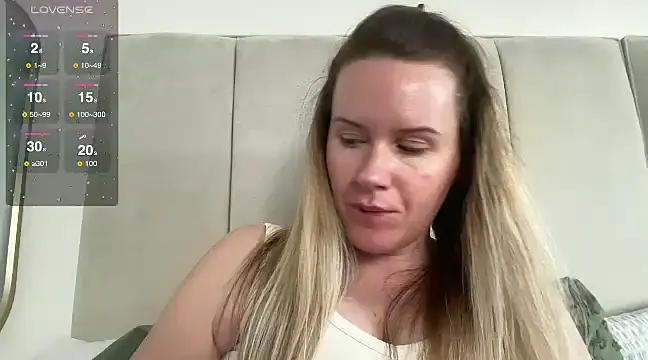 redheadrosie69 online show from March 10, 2025, 11:10 am