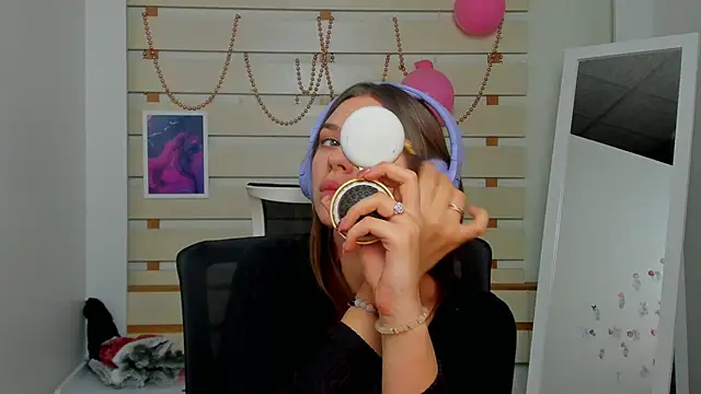 Josephine Kiss online show from February 14, 2025, 12:09 am