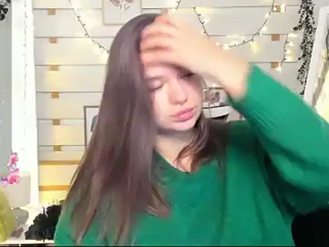 Josephine Kiss online show from December 21, 2025, 12:45 pm