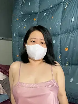 Snapshot of ninini92 chatting on February 24, 2025, 1:10 pm ninini92 online show from February 24, 2025, 1:10 pm