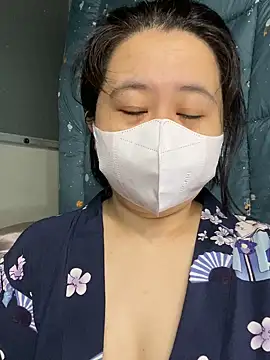 Snapshot of ninini92 chatting on March 6, 2025, 1:14 pm ninini92 online show from March 6, 2025, 1:14 pm