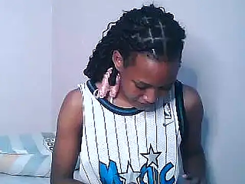 Snapshot of Sweet_Vinkah chatting on January 13, 2025, 9:20 pm Sweet Vinkah online show from January 13, 2025, 9:20 pm